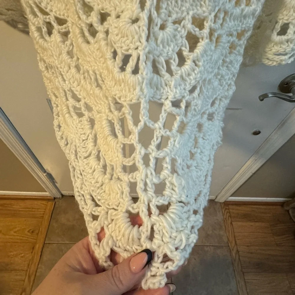 70s Handmade Cream Crocheted Shawl Poncho Pashmina Coverup Boho Grannycore Indie - Picture 5 of 13